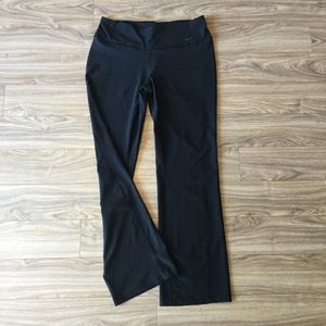 Nike women’s legend pant